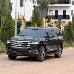 Toyota Land Cruiser 2024 Black