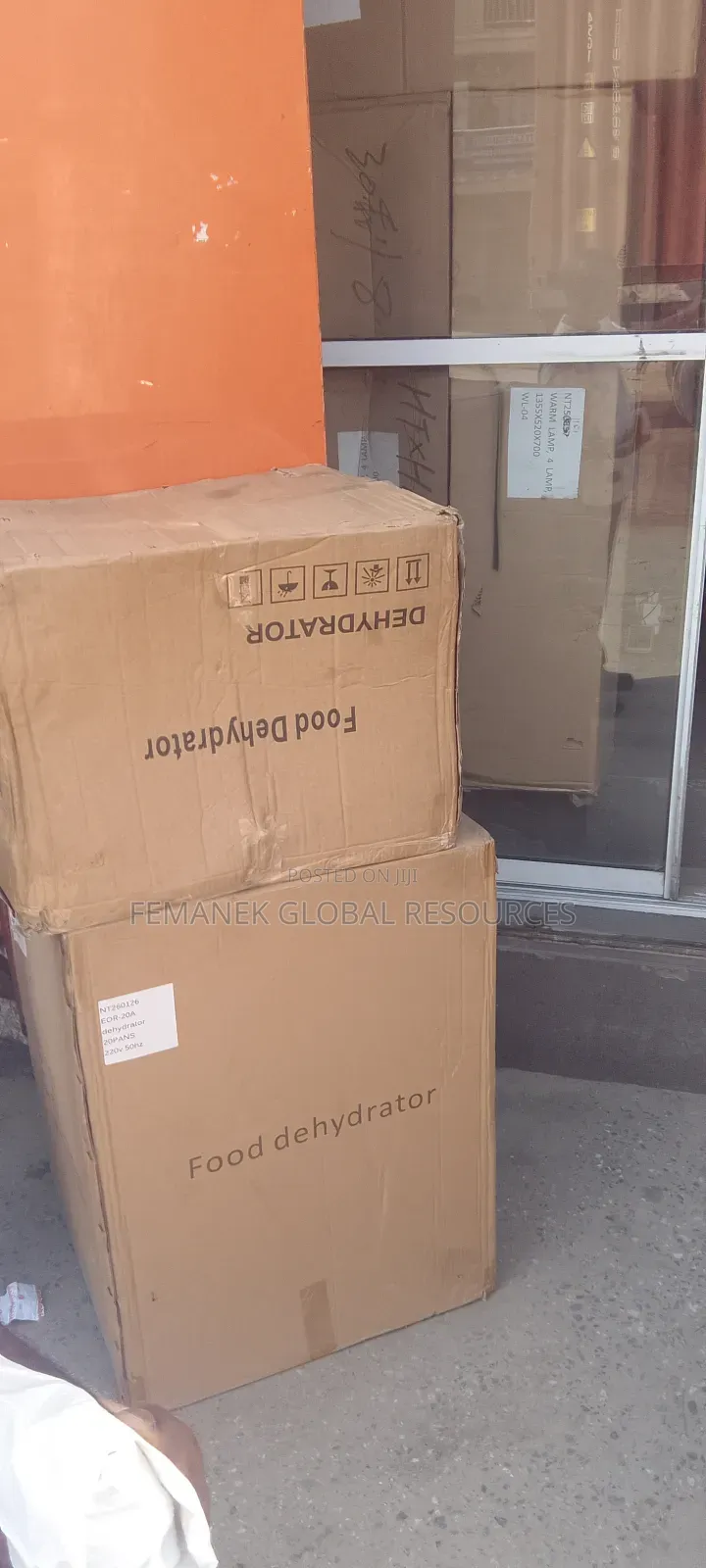 Dehydrator