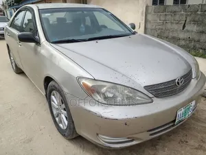 Toyota Camry 2004 Silver