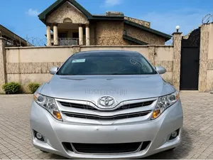 Toyota Venza Limited 2011 Silver