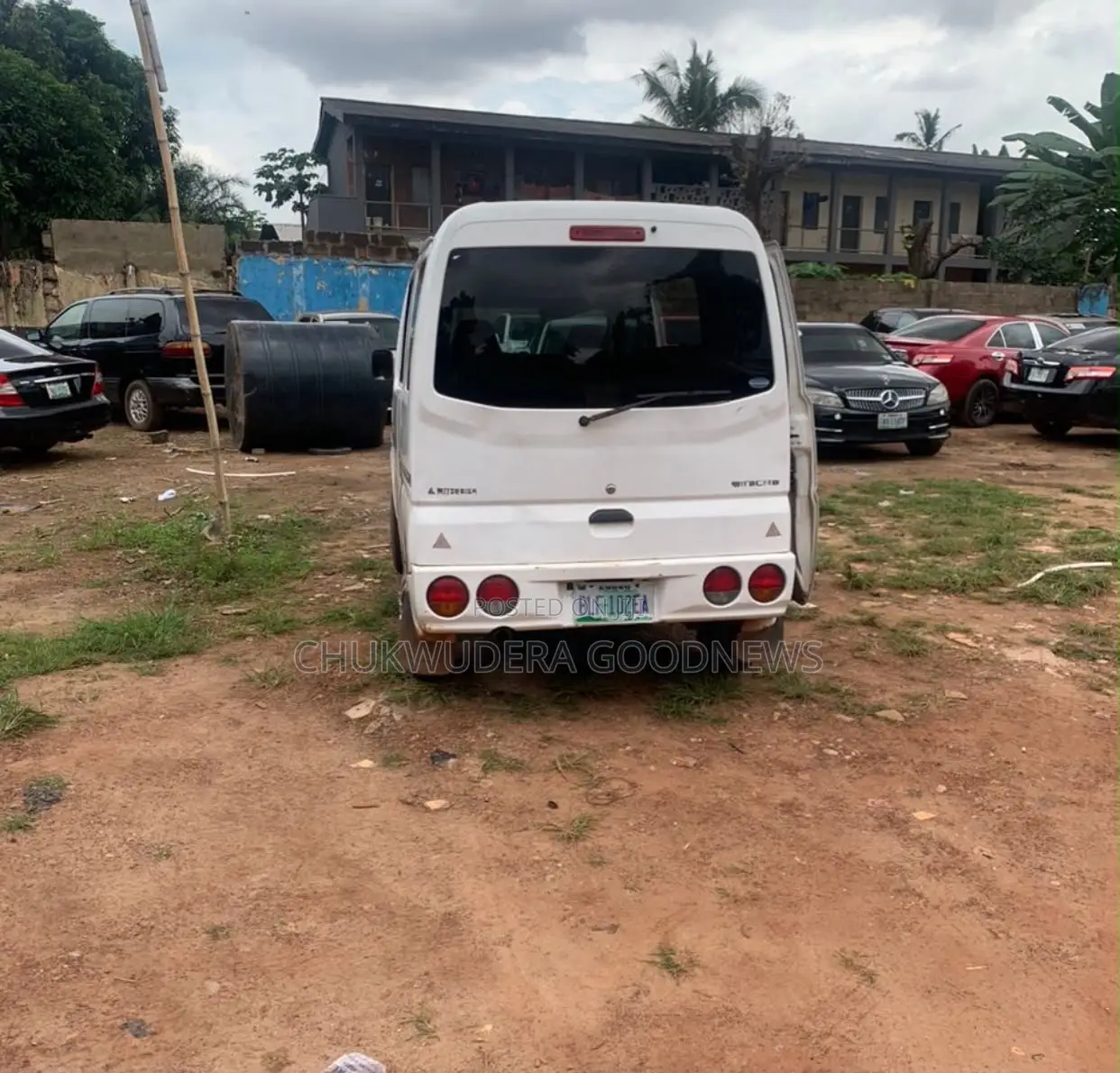 Mitsubishi L300 2000 White