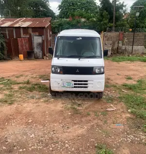 Mitsubishi L300 2000 White