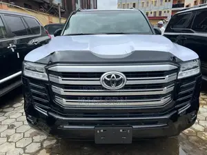 Toyota Land Cruiser Prado 2022 Black