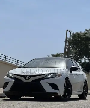 Toyota Camry XSE (2.5L 4cyl 8A) 2019 White