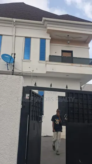 4bdrm Duplex in Thomas Estate for sale