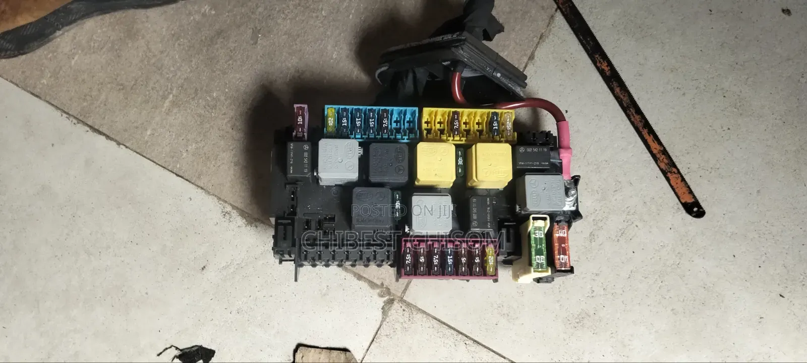 Front Fuse Box W166