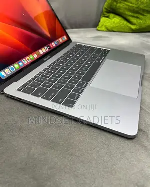 Laptop Apple MacBook Pro 2017 16GB Intel Core i7 SSD 2T