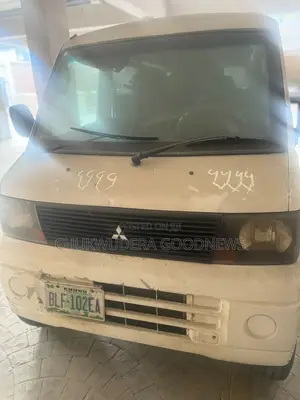 Mitsubishi L300 2000 White