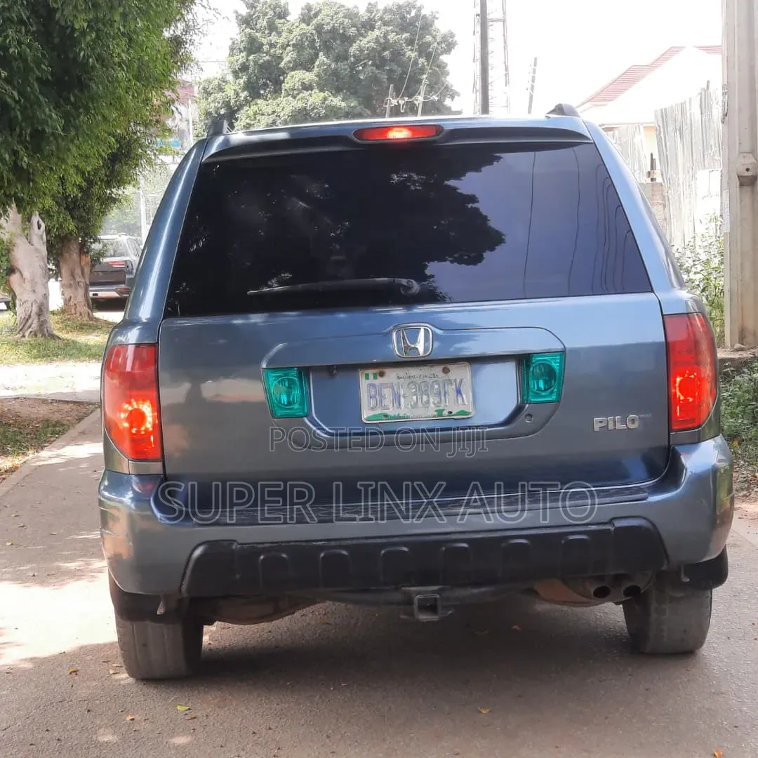 Honda Pilot 2005 Blue