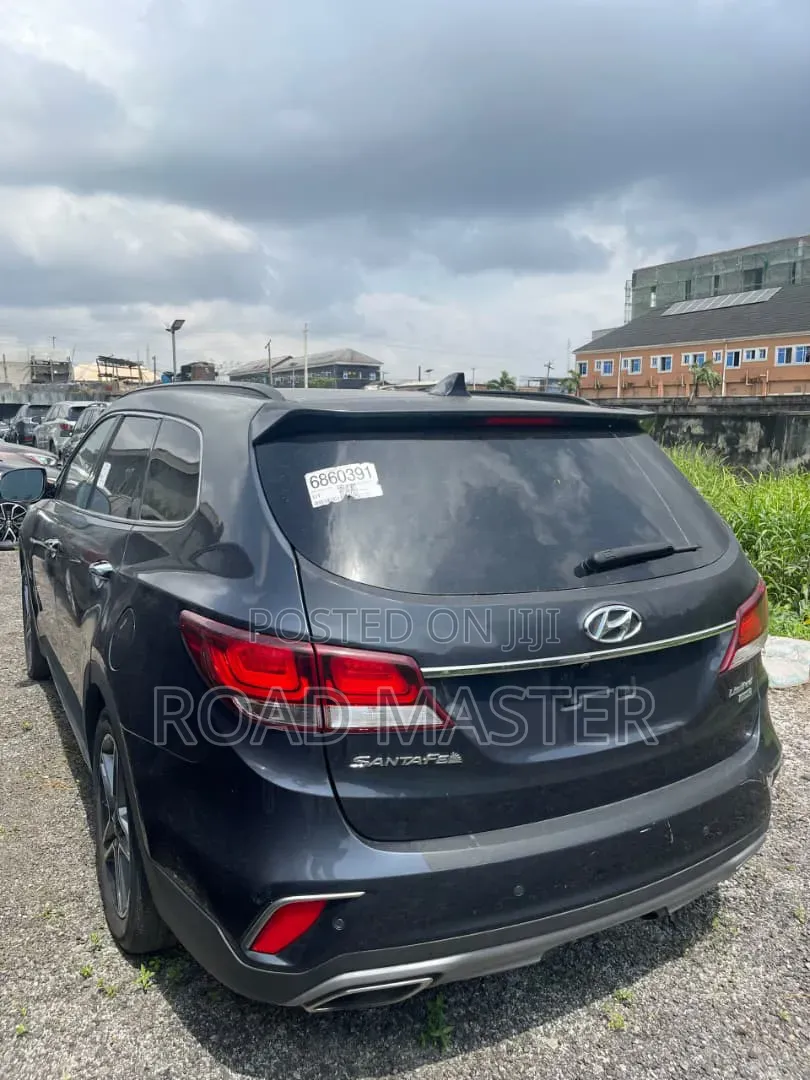 Hyundai Santa Fe 2017 Gray