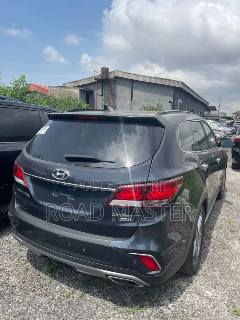 Hyundai Santa Fe 2017 Gray