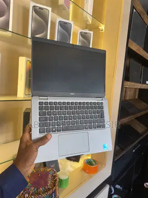 Laptop Dell Latitude 5320 16GB Intel Core i5 SSD 256GB