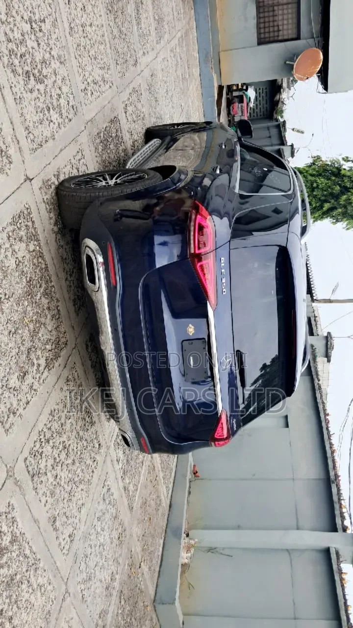 Mercedes-Benz GLE-Class 2019 Blue