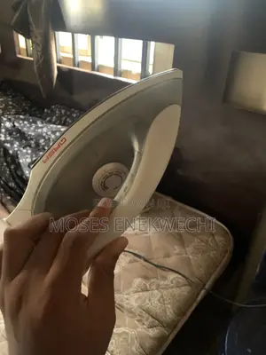 Qasa Dry Iron