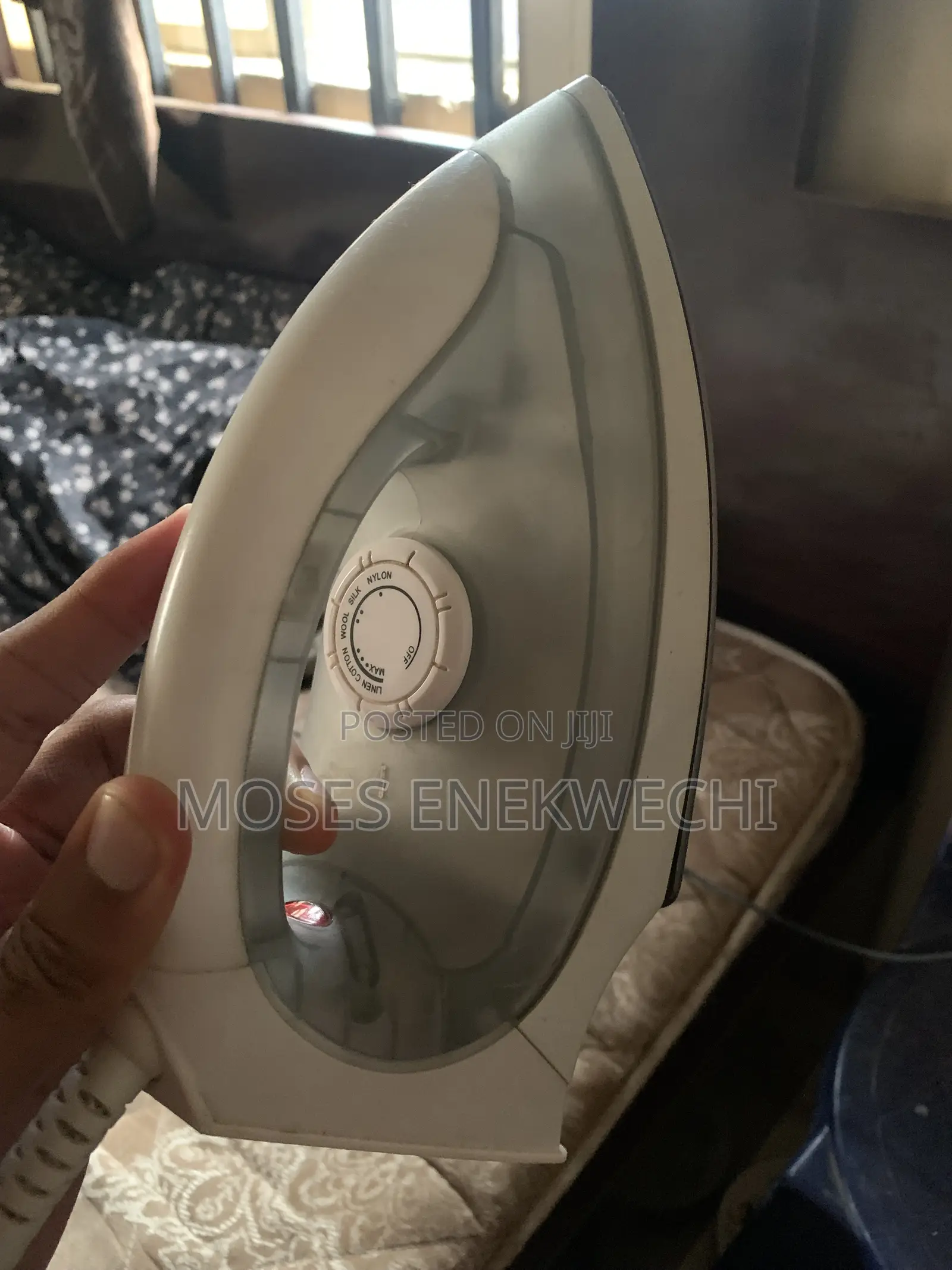 Qasa Dry Iron