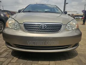 Toyota Corolla LE 2005 Gold