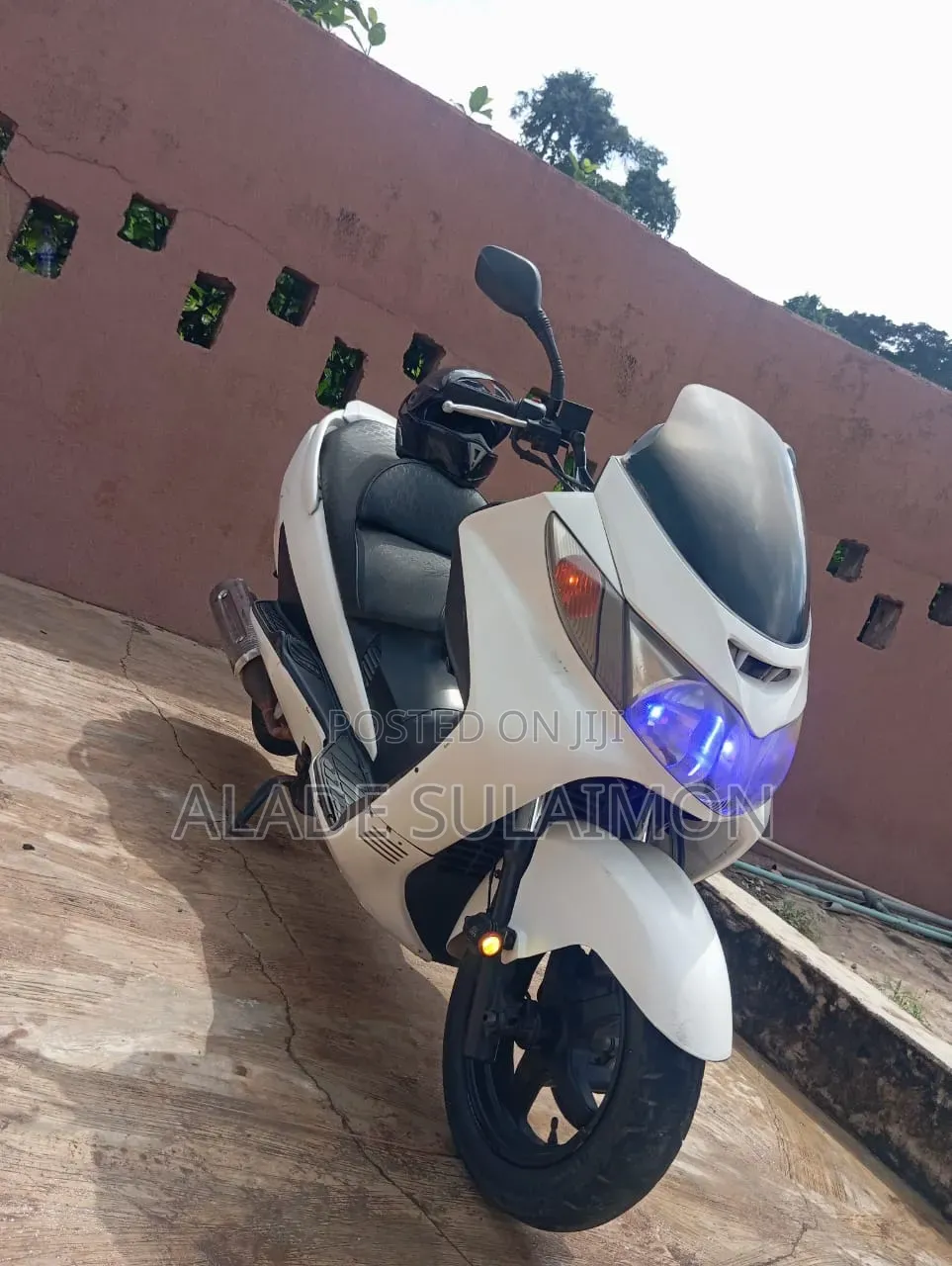 Suzuki 2004 White