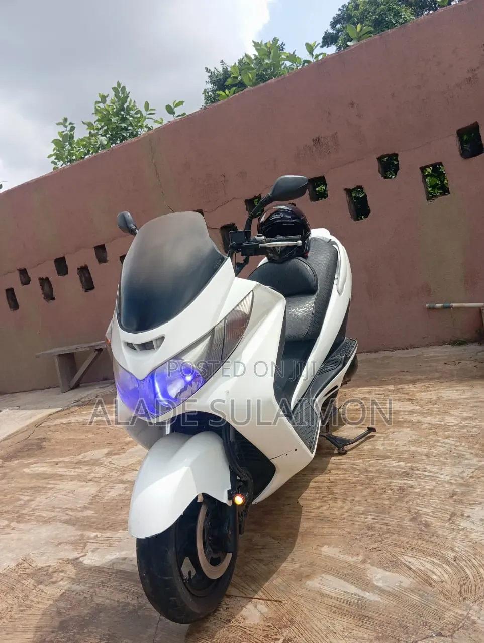 Suzuki 2004 White