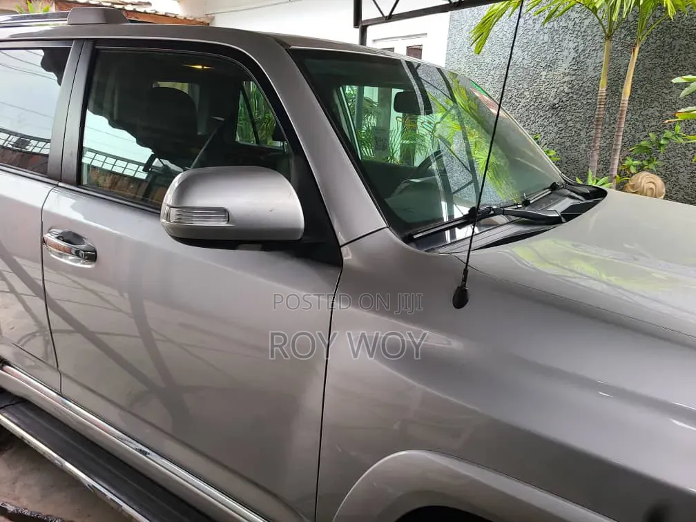Toyota 4-Runner 2012 Silver