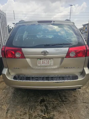 Toyota Sienna 2007 Gold
