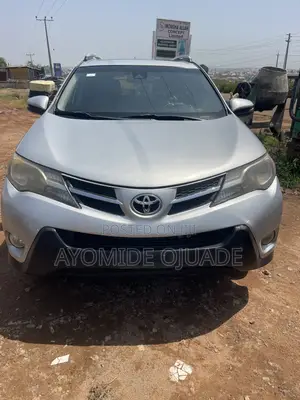 Toyota RAV4 Limited 4dr SUV AWD (2.5L 4cyl 6A) 2015 Silver
