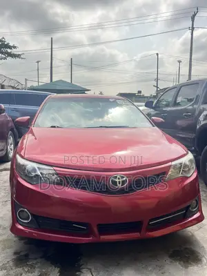 Toyota Camry SE 4dr Sedan (2.5L 4cyl 6A) 2012 Red