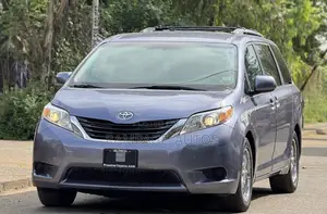 Toyota Sienna XLE 7 Passenger 2012 Blue