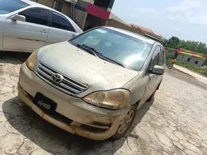 Toyota Avensis Verso 2004 Silver
