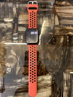 Very Clean Apple Series 8 45mm GPS and CELLULAR LTE.Battery Health 98%