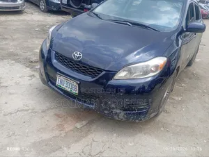 Toyota Matrix XRS Hatchback FWD (2.4L 4cyl 5A) 2010 Blue