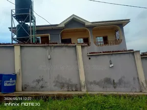 3bdrm Block of Flats in Banana Estate, Ibadan for sale