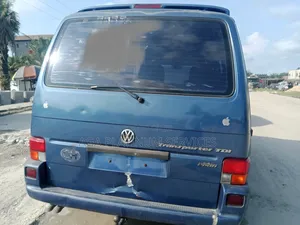 Volkswagen Transporter 2005 Blue