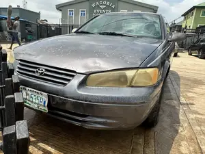 Toyota Camry LE 4dr Sedan (2.2L 4cyl 4A) 2001 Gray