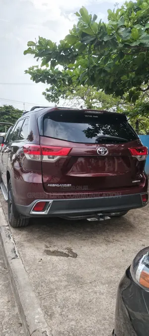Toyota Highlander Limited 4x2 V6 (3.5L 6cyl 8A) 2017 Red