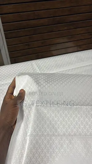 PHANTOM WHITE 7500 Per Yard