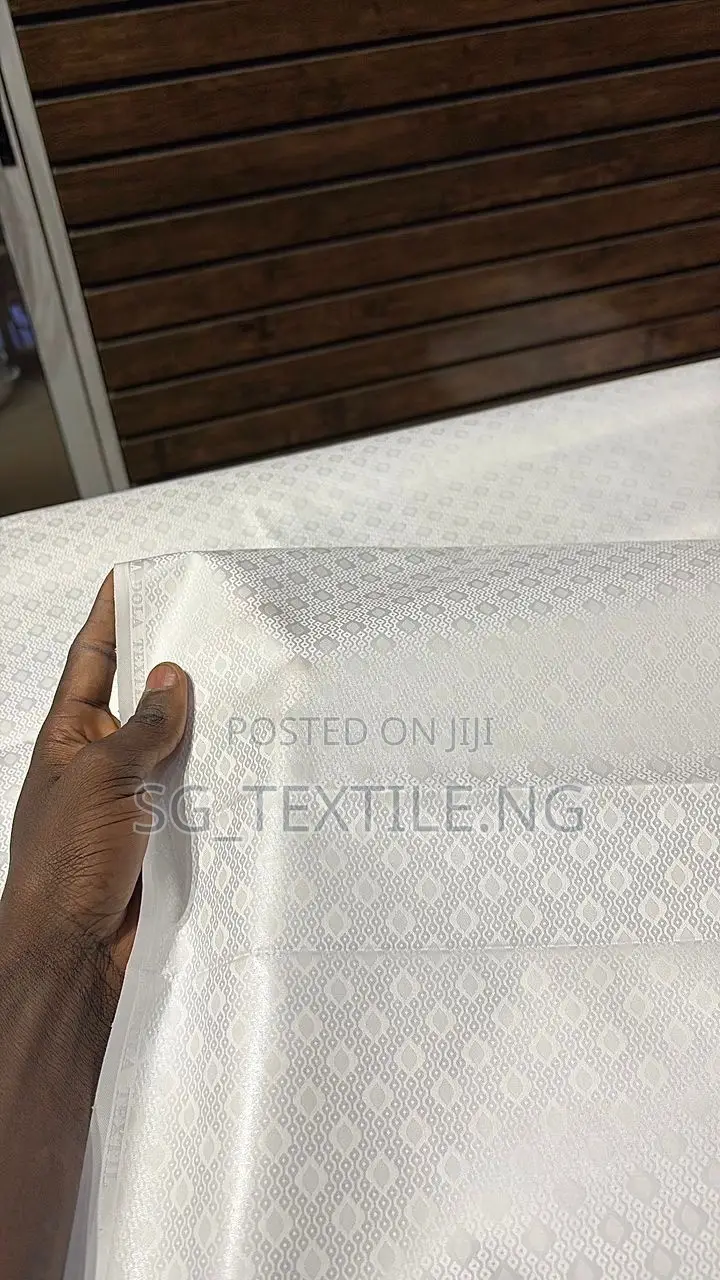 PHANTOM WHITE 7500 Per Yard