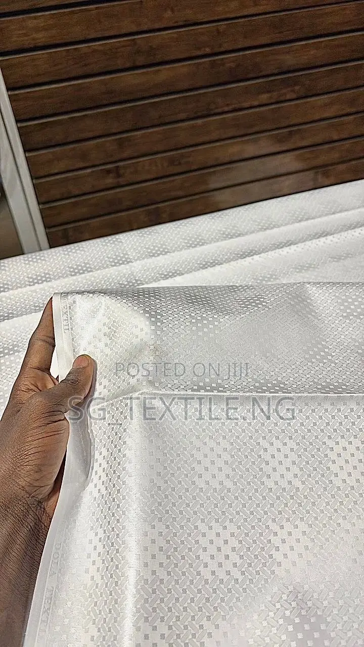 PHANTOM WHITE 7500 Per Yard