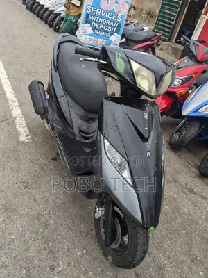 Yamaha 2016 Black