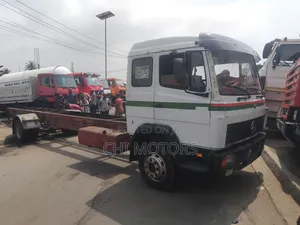 Mercedes Truck Cap and Chassis 30fit