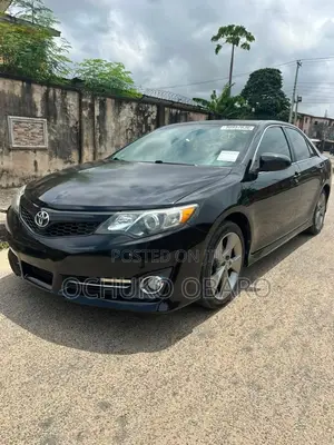 Toyota Camry SE V6 4dr Sedan (3.5L 6cyl 6A) 2012 Black