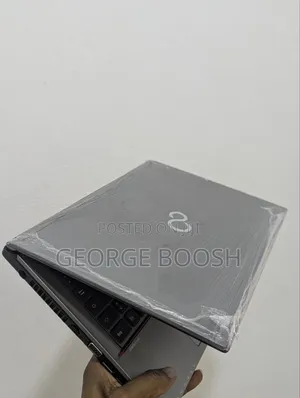 Laptop Fujitsu Lifebook E743 8GB Intel Core i5 SSD 128GB