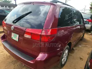 Toyota Sienna 2005 Burgundy