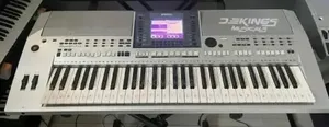 Yamaha PSR S700