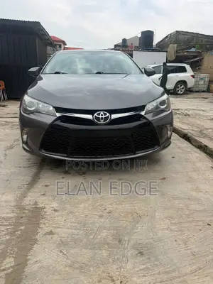 Toyota Camry SE 4dr Sedan (2.5L 4cyl 6A) 2016 Gray