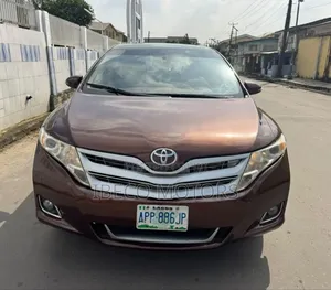 Toyota Venza XLE 2010 Brown