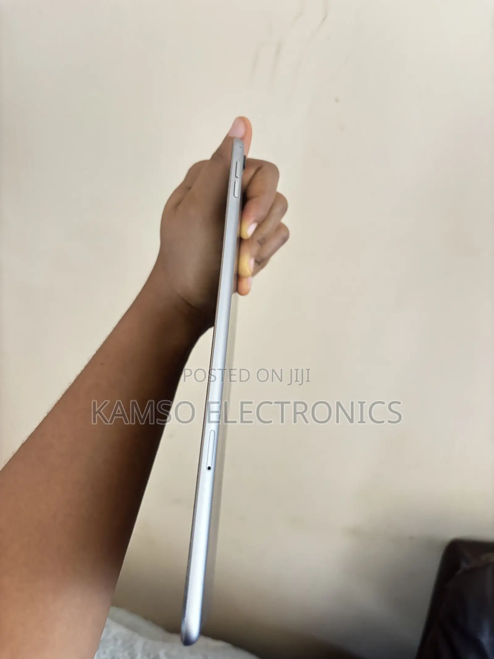 Apple iPad Pro 9.7 (2016) 32 GB Gray
