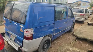 Mercedes-Benz Vito 2004 Blue
