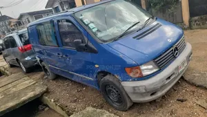 Mercedes-Benz Vito 2004 Blue