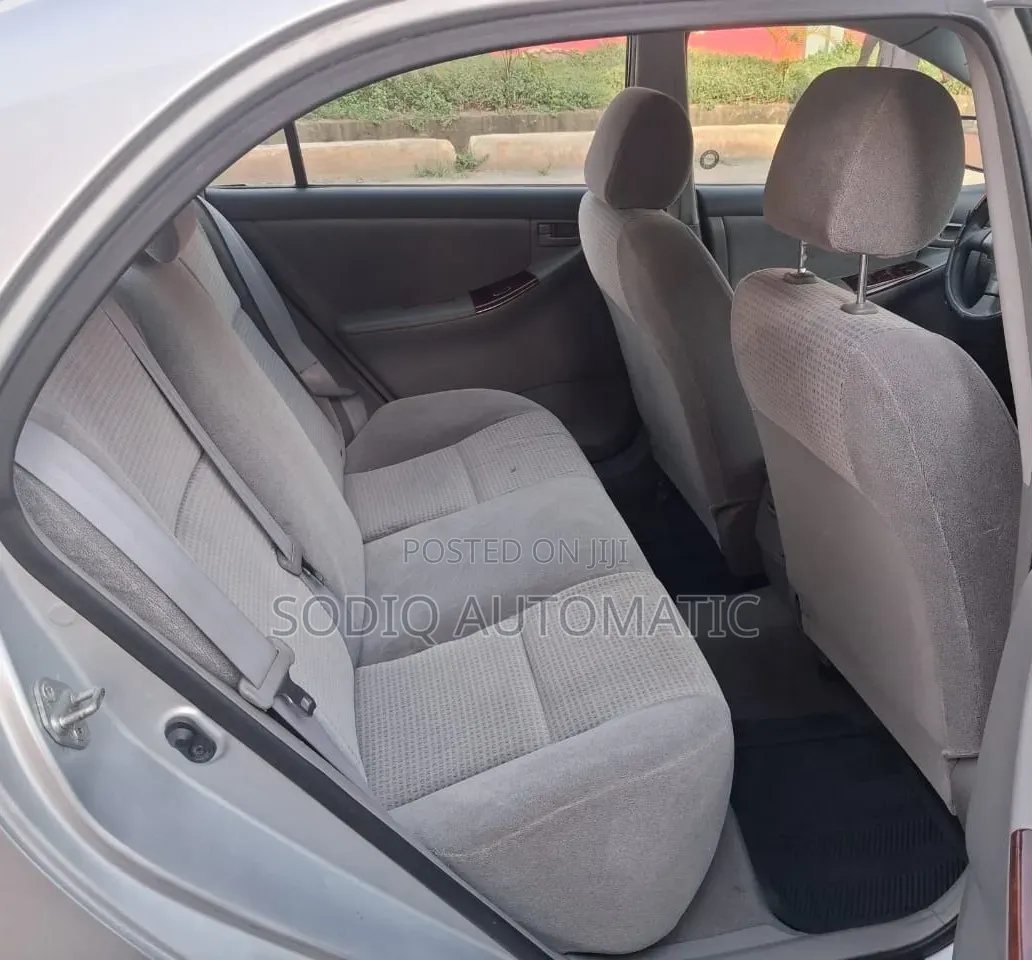 Toyota Corolla LE 2006 Silver