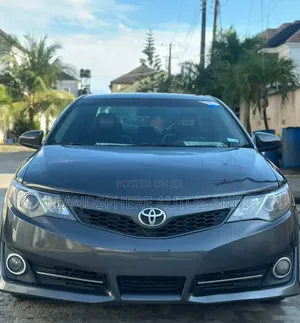 Toyota Camry SE 4dr Sedan (2.5L 4cyl 6A) 2013 Gray